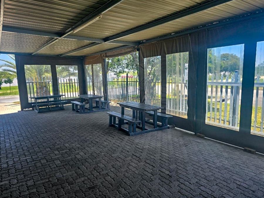 6 Bedroom Property for Sale in Oranjeville Free State